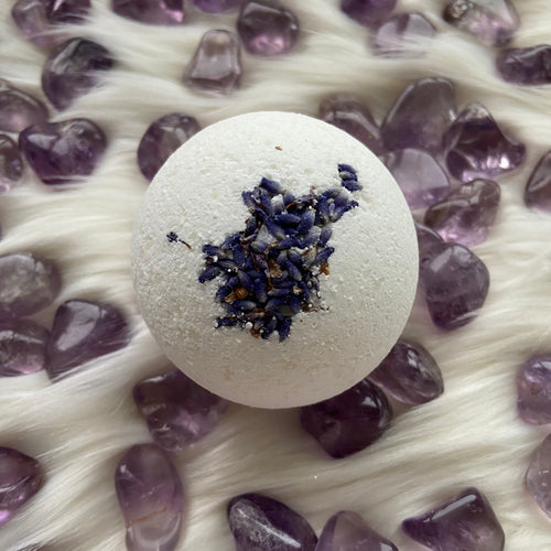 bath bomb with amethyst gemstone